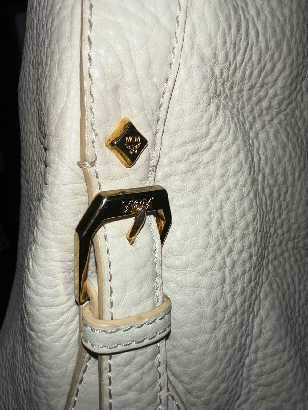 Vintage White Pebbled Leather MCM Hobo Shoulder Bag Gold Hardware - Picture 6 of 16